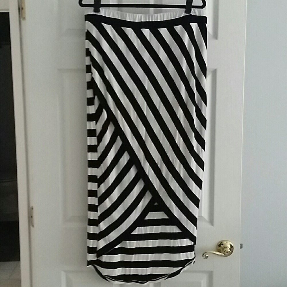 Striped Cross Over Draped skirt 1X